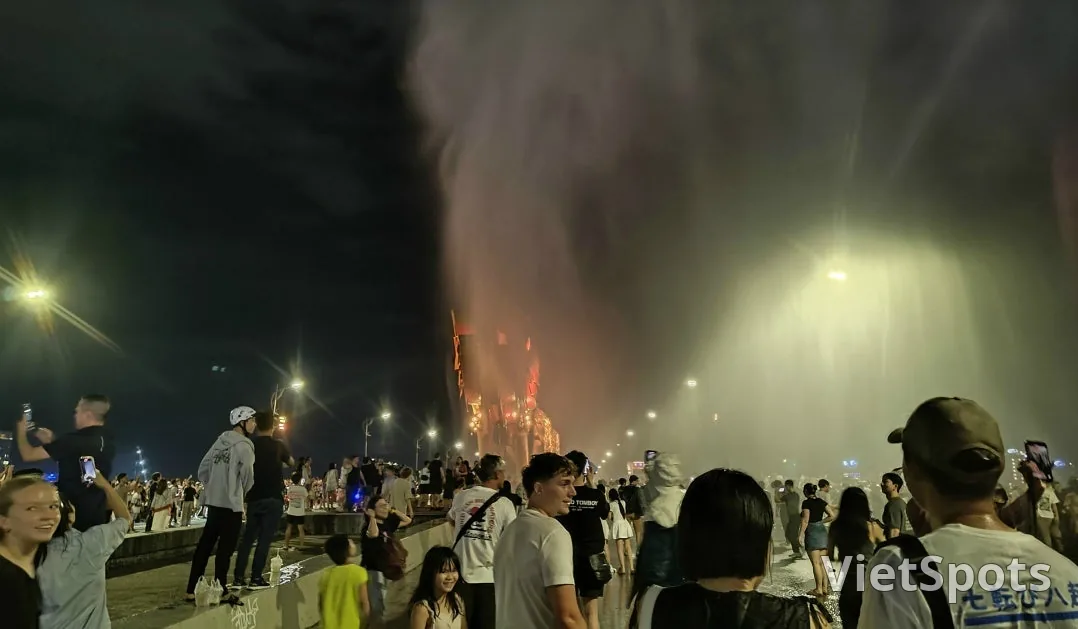 【ダナン旅行記】1日目夜：ドラゴン橋イベント＆シーフードを堪能！