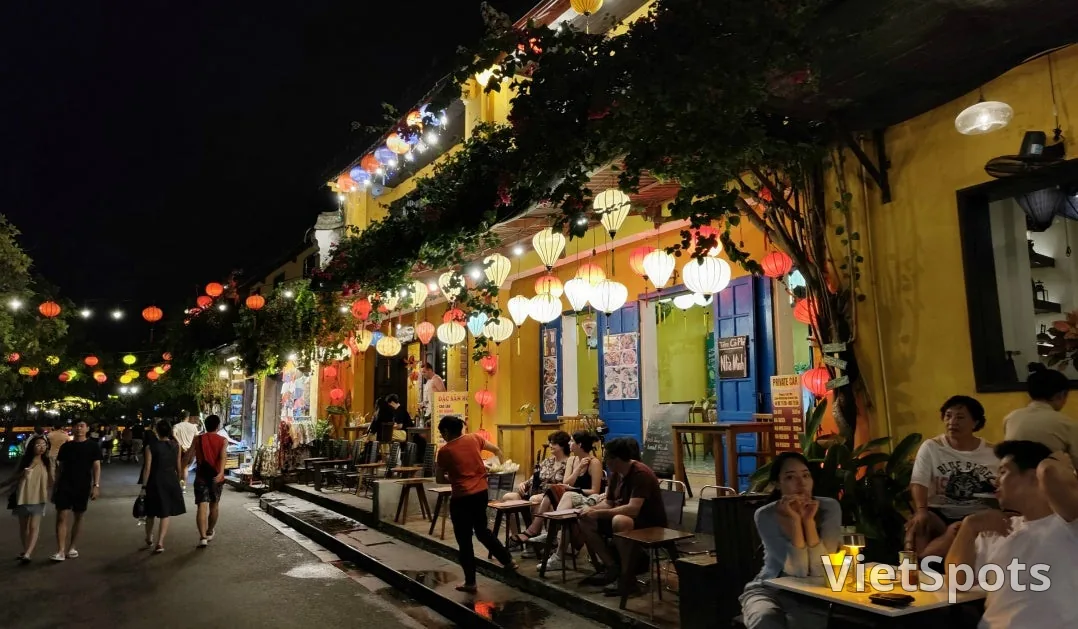 [บันทึกการเดินทางดานัง] คืนวันที่ 2: เดินเที่ยวย่านเมืองเก่าฮอยอัน! นั่งเรือปล่อยโคมลอยน้ำ