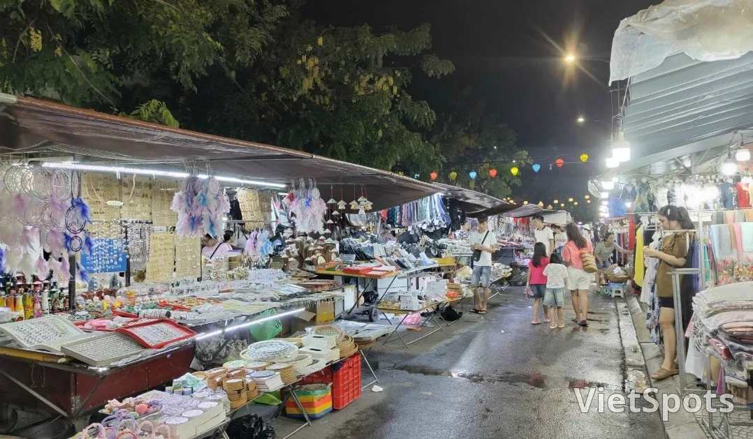 [บันทึกการเดินทางดานัง] คืนวันที่ 2: เดินเที่ยวย่านเมืองเก่าฮอยอัน! นั่งเรือปล่อยโคมลอยน้ำ