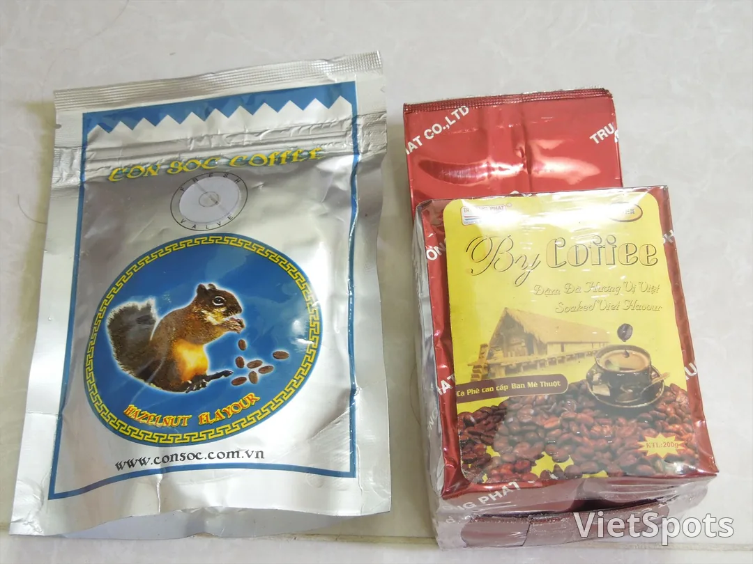 This is the snack I (a resident of Vietnam) always bring back as a souvenir!