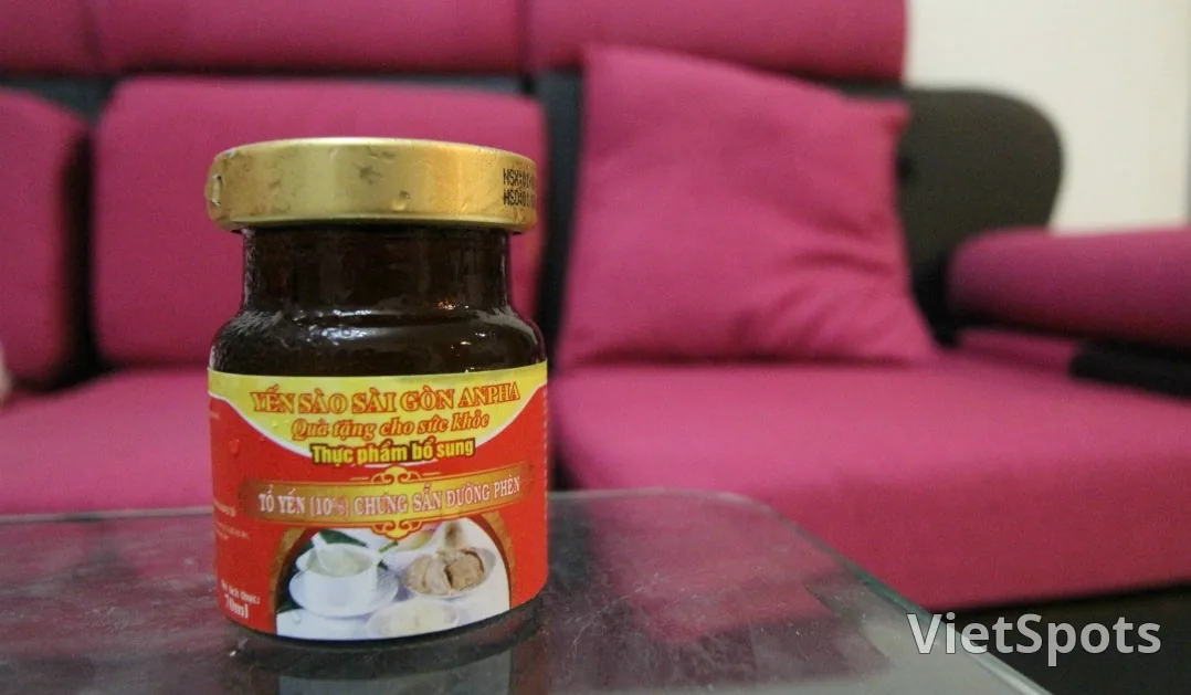This is the snack I (a resident of Vietnam) always bring back as a souvenir!