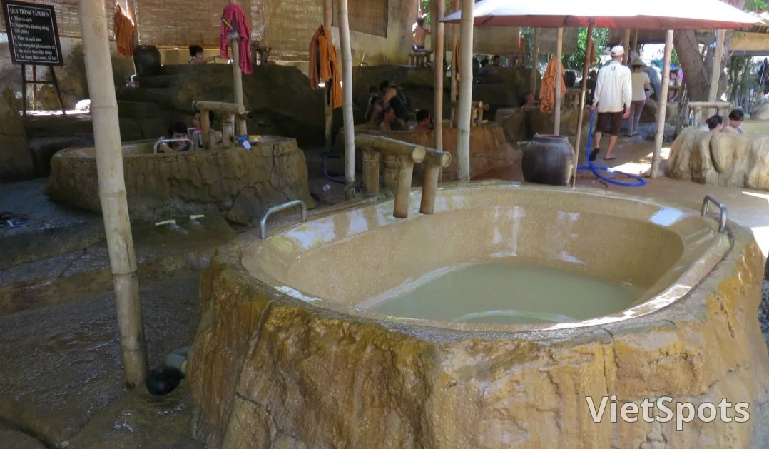 [Nha Trang Travel Diary] Day 2 Afternoon: Trying the Famous Mud Bath Experience ♪