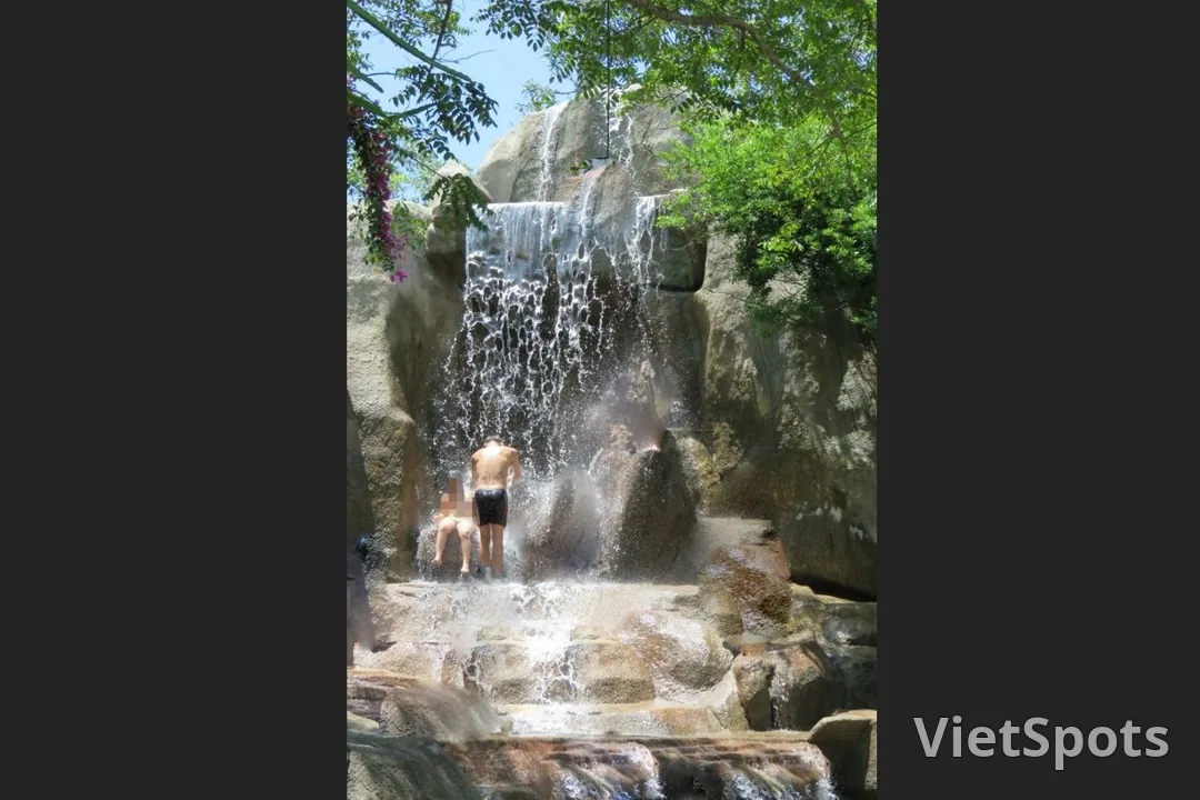 [Nha Trang Travel Diary] Day 2 Afternoon: Trying the Famous Mud Bath Experience ♪