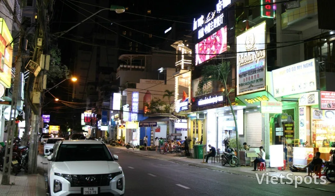 [냐짱 여행기] 2일차 밤: 밤거리를 마음 가는 대로 산책하기