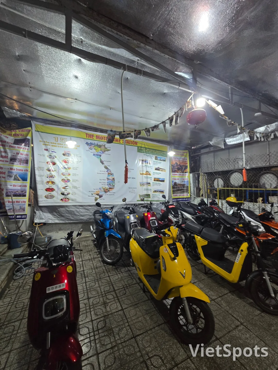 (後記) 在山茶夜市瘋狂購物後，在峴港也租了摩托車！！！