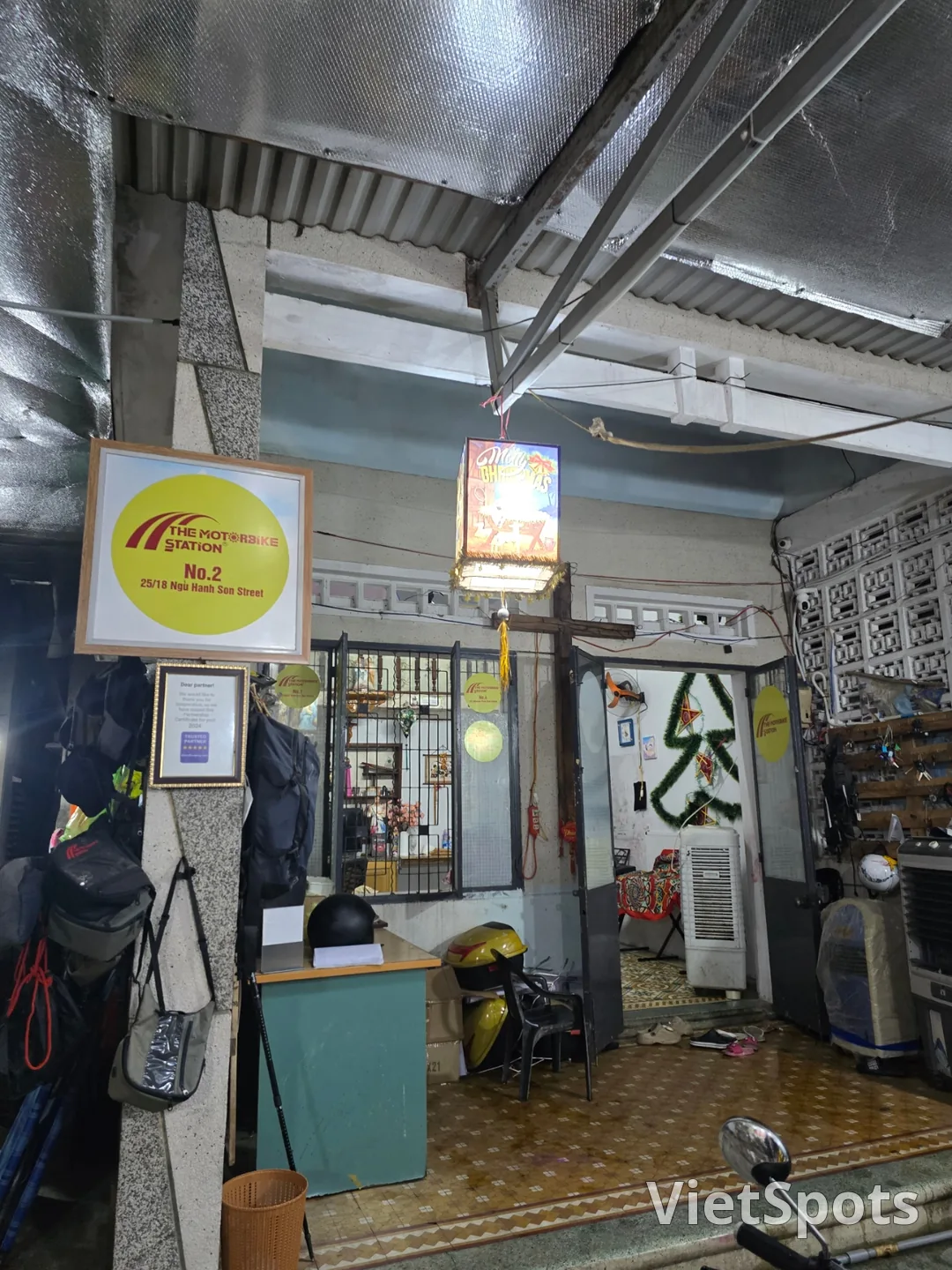 (後記) 在山茶夜市瘋狂購物後，在峴港也租了摩托車！！！