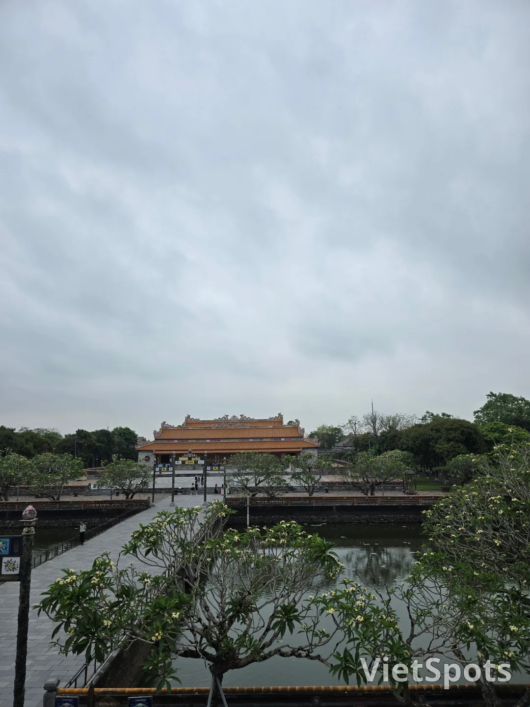 รีวิว) ทัวร์เว้ 4 ทัวร์พระราชวัง