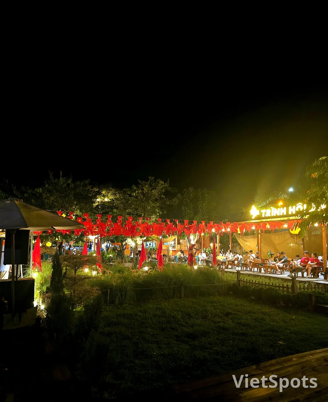 (🇻🇳Chuyến đi thứ 6, 30/8~4/9) Nhật ký du lịch.. Quán cà phê đích thực (trinh cafe) gần sông Thu Bồn sau khi trời tối