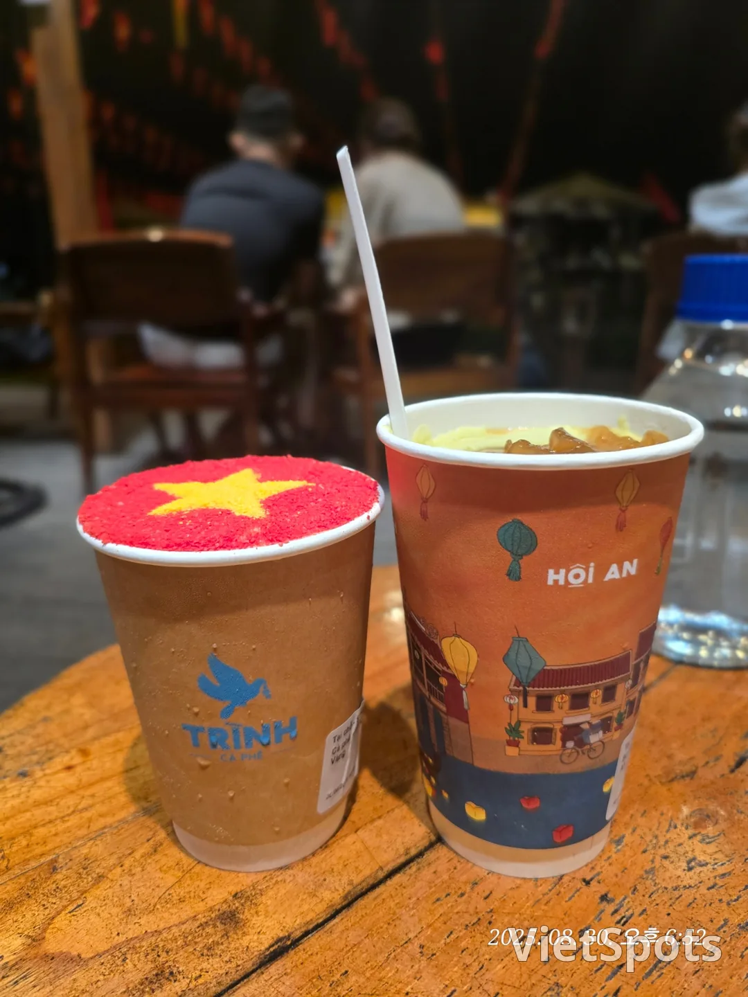 (🇻🇳Chuyến đi thứ 6, 30/8~4/9) Nhật ký du lịch.. Quán cà phê đích thực (trinh cafe) gần sông Thu Bồn sau khi trời tối