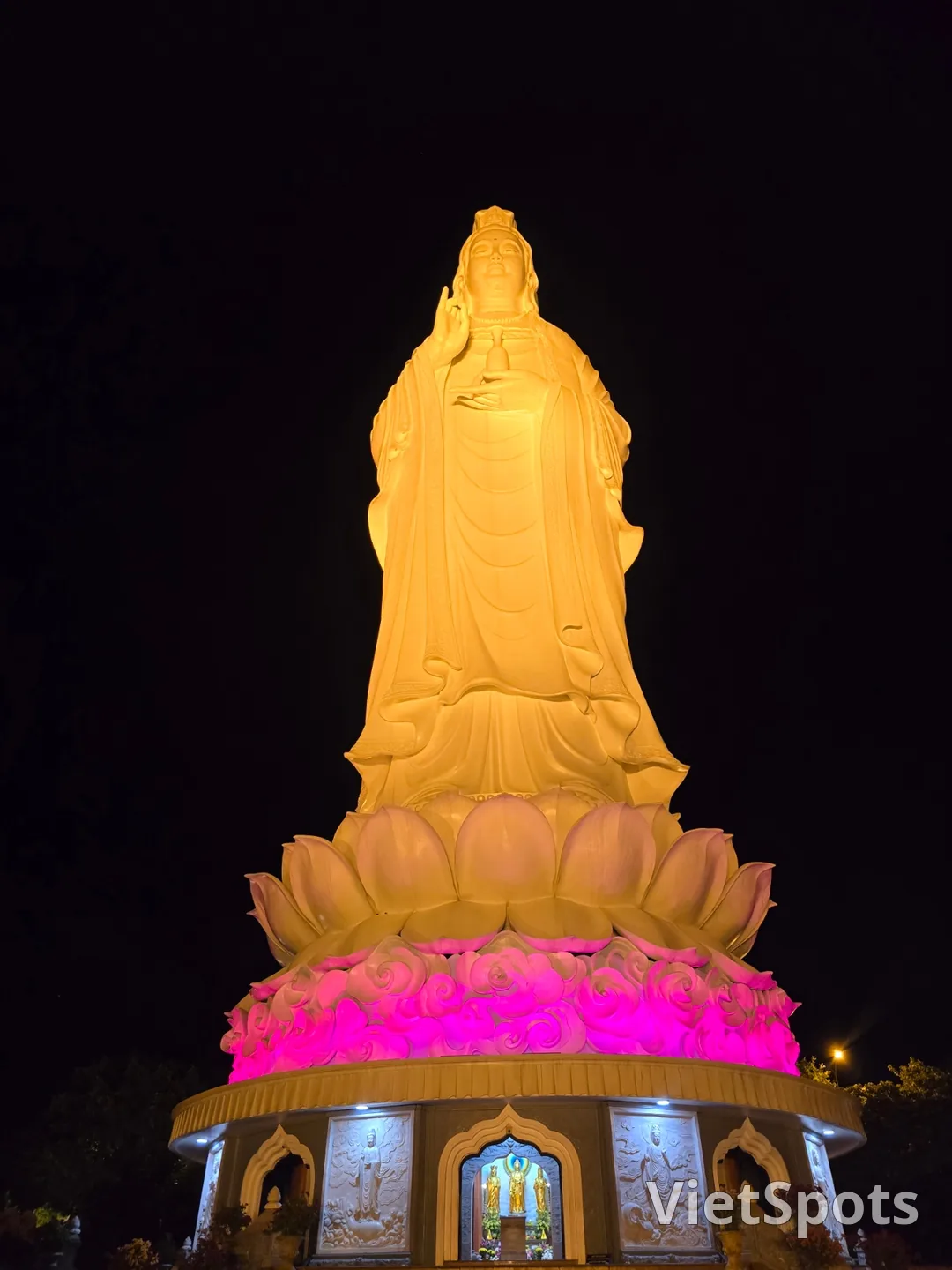 (🇻🇳6人间 8月30日~9月4日) 游记.. 夜晚的山茶山
