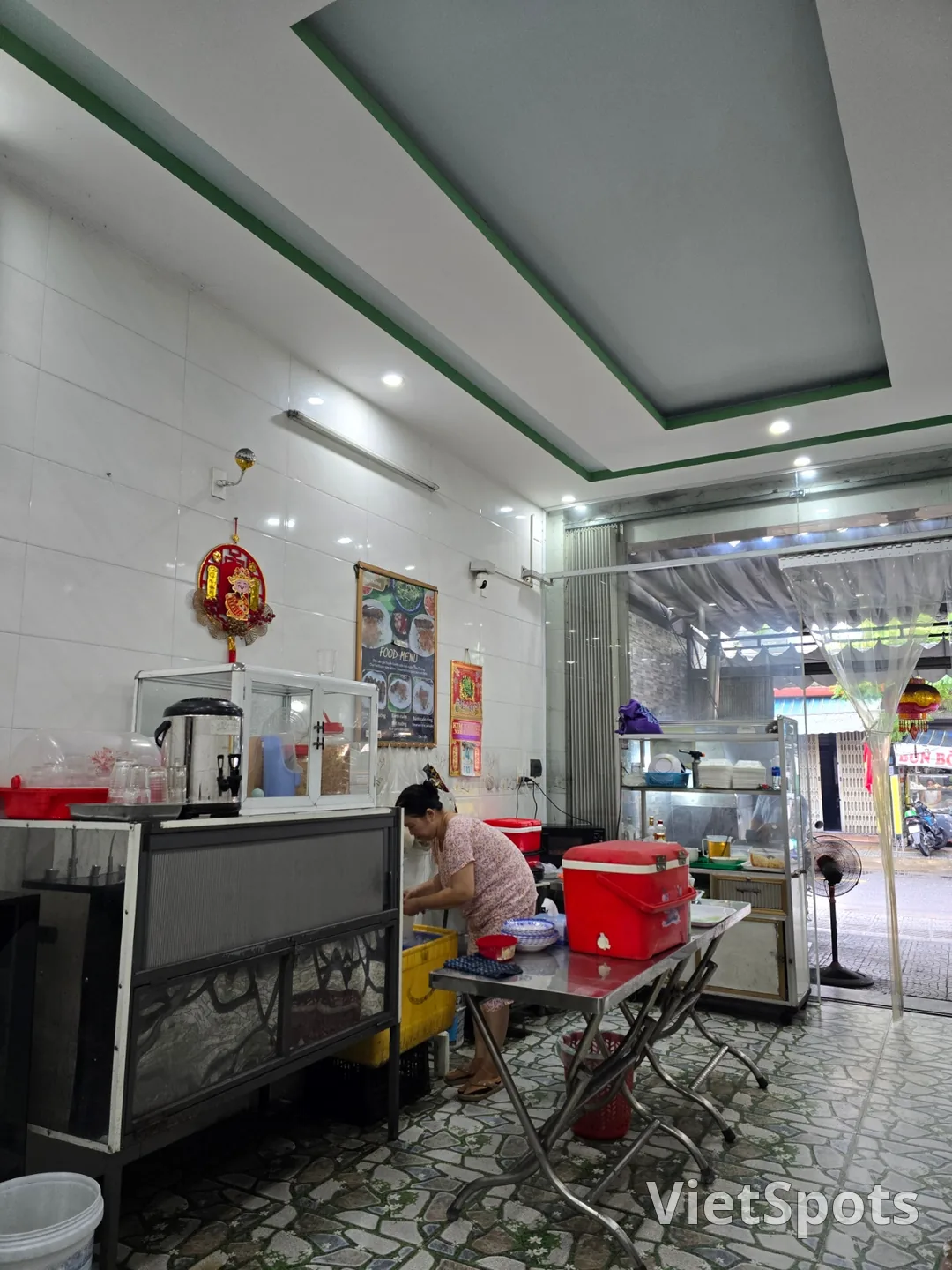 (🇻🇳 Team/Room 6, August 30 – September 4) Travel log.. Banh Cuon famous restaurant