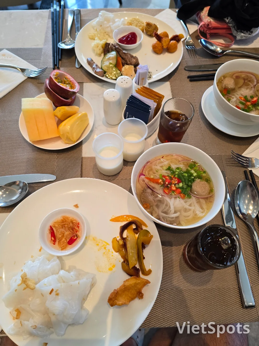 (🇻🇳 6 people, Aug 30 - Sep 4) Travel log.. Ban Cuon, you awakened me