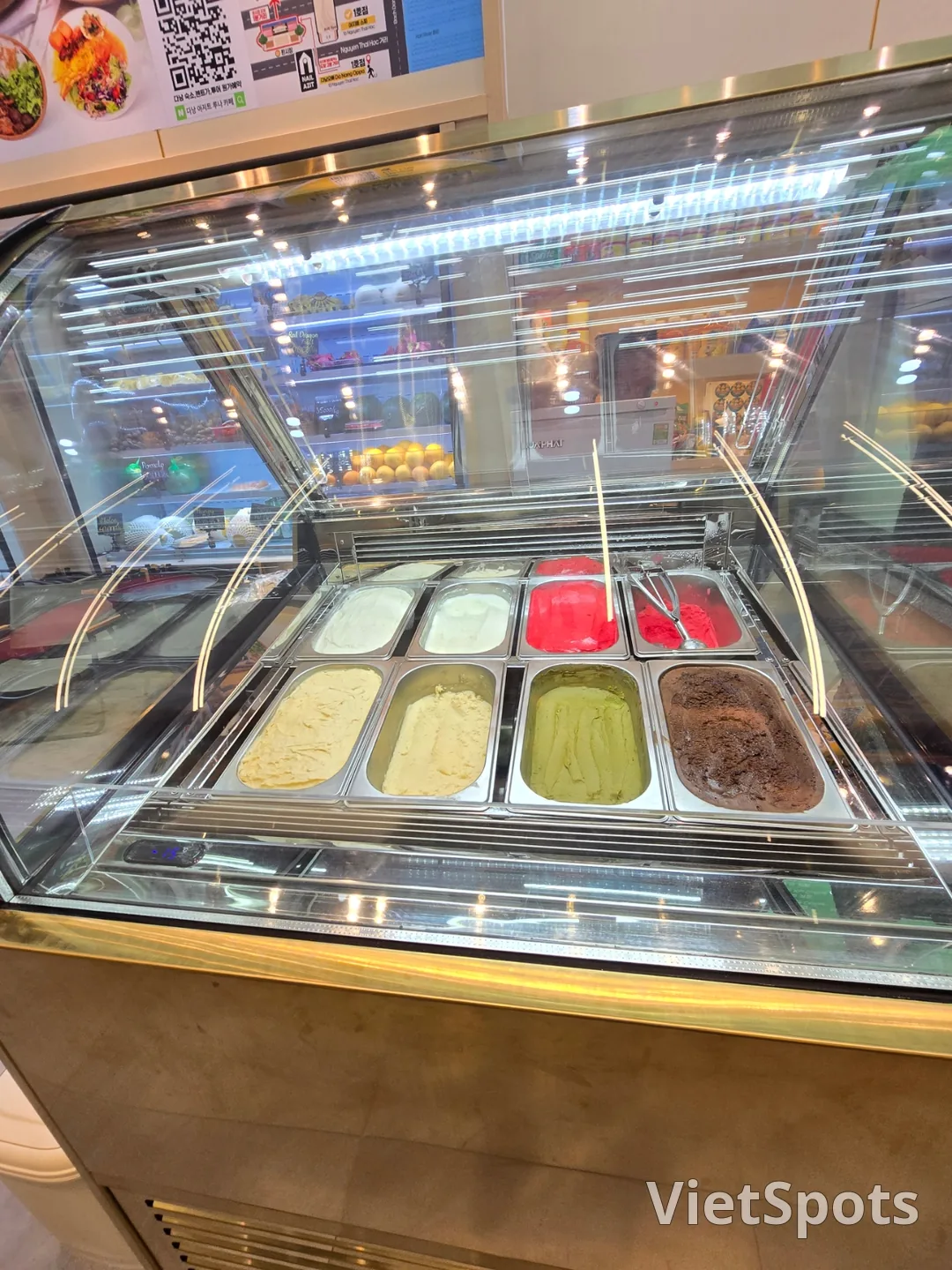 (🇻🇳第6次 8月30日~9月4日)旅行记.. 韩市场前的水果店