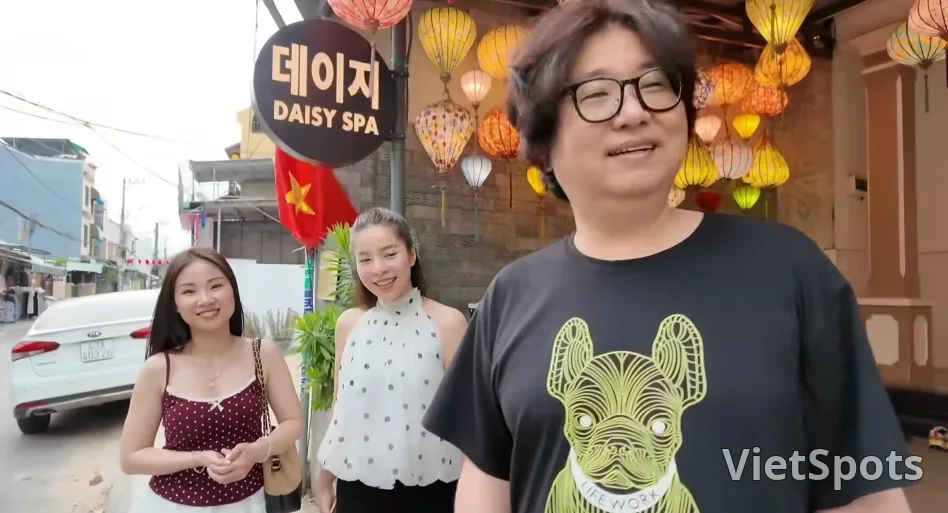 호이안 가면 김반장님을 찾으세요!!! ( 데이지스파)