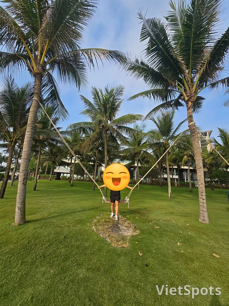 เพลิดเพลินกับชายหาดส่วนตัวที่ชิลลาโมโนแกรม ดานัง 🏖️