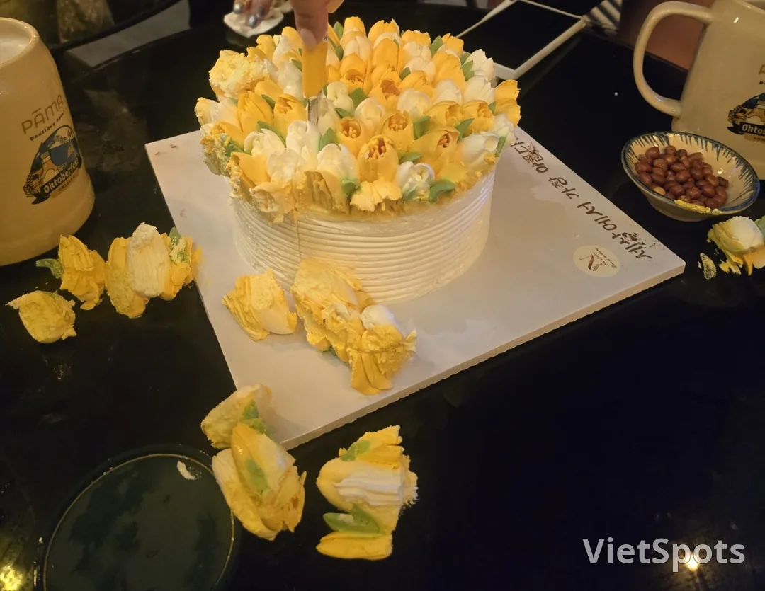 รีวิวห้อง 7🛫🇻🇳 ผับสดหน้าโรงแรมพามาบูทีค (วันเกิดเพื่อนวันที่สอง..)