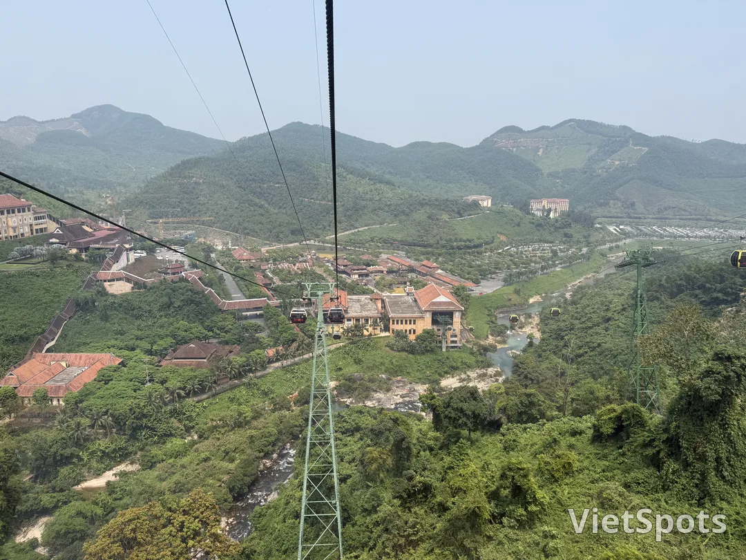 【巴拿山自由行攻略】自由行/跟团、门票、交通与真实心得整理(2026)