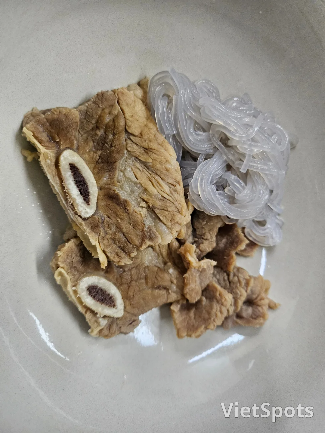 Bữa tối ăn canh sườn bò galbitang ở nhà