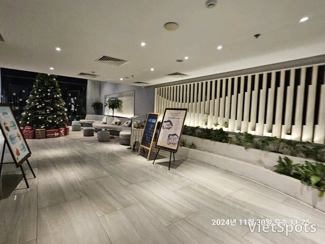 ๐ป๐ณ (Review) Satya Hotel Swimming Pool