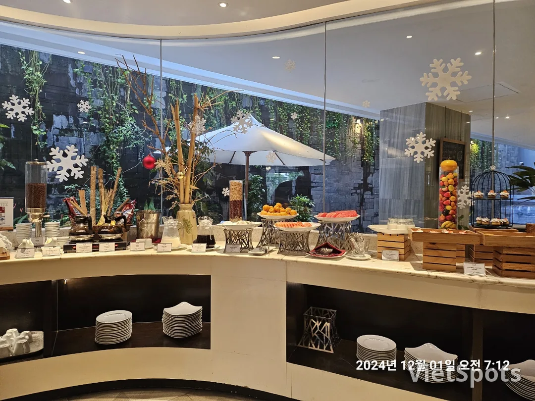 ๐ป๐ณ (Review) Satya Hotel Swimming Pool