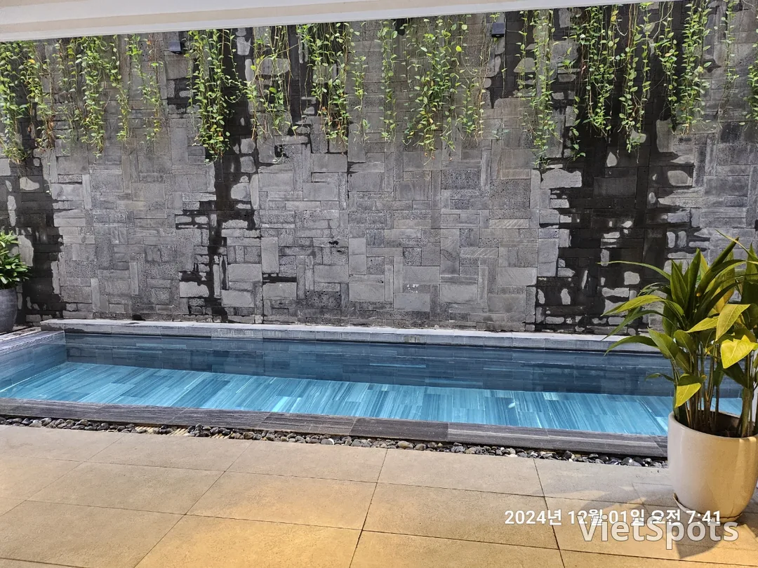 ๐ป๐ณ (Review) Satya Hotel Swimming Pool