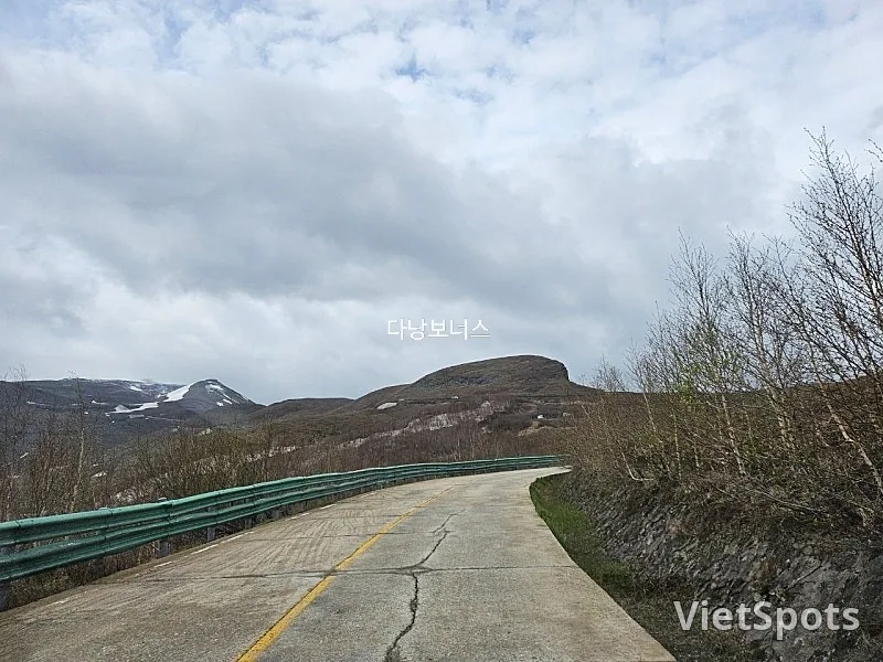 🇰🇷🇨🇳🏔長白山北坡線路,暴雪中羞澀的天池