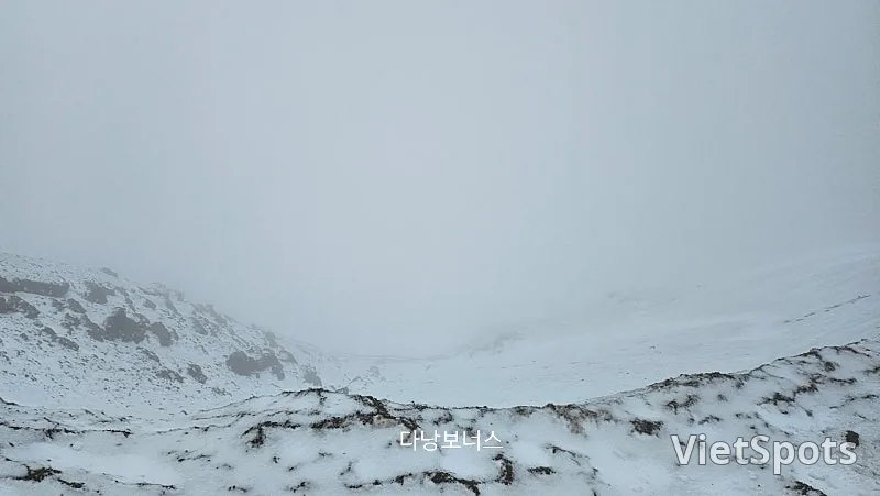 🇰🇷🇨🇳🏔長白山北坡線路,暴雪中羞澀的天池