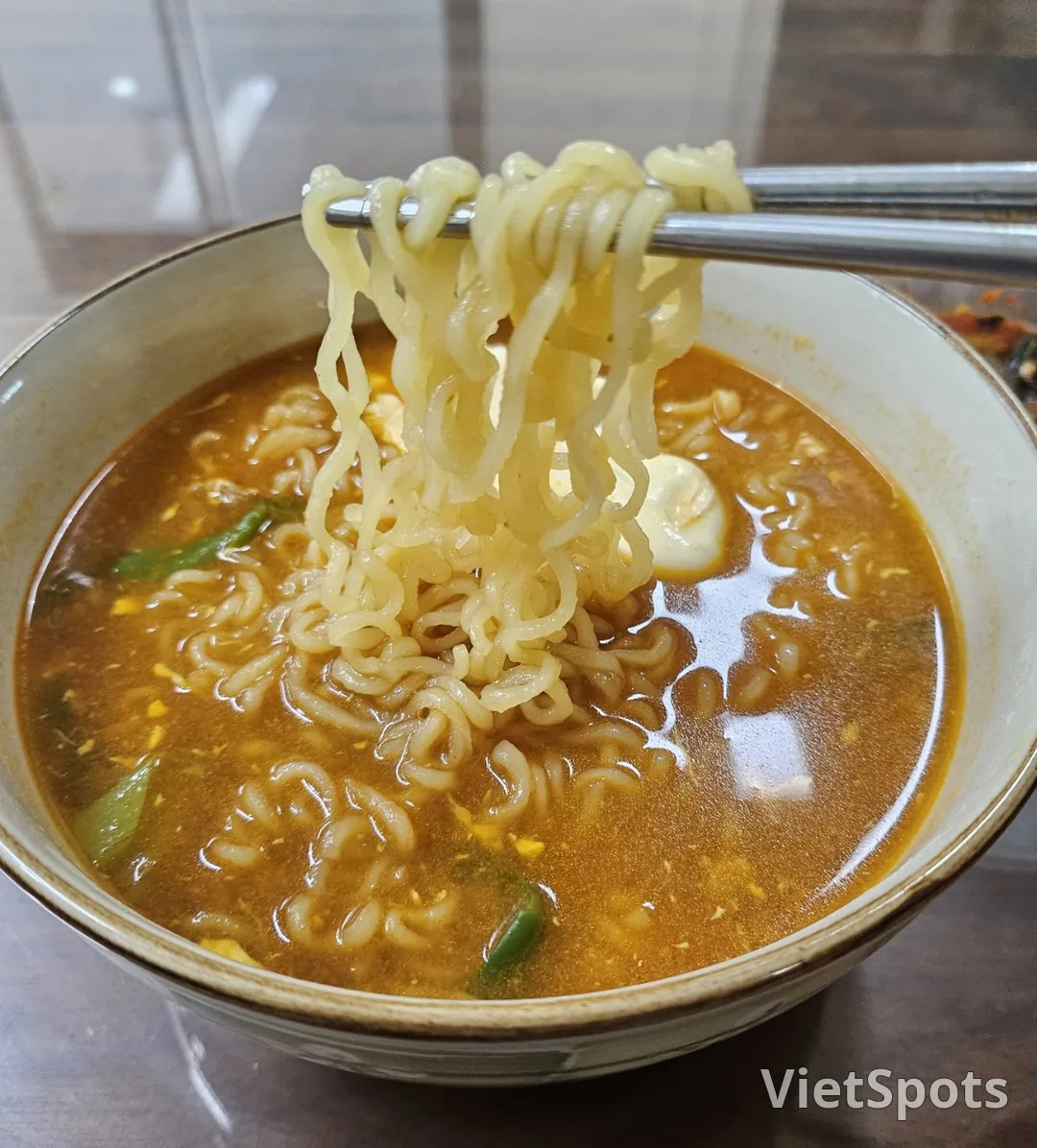 Ăn bữa xế với 🍜