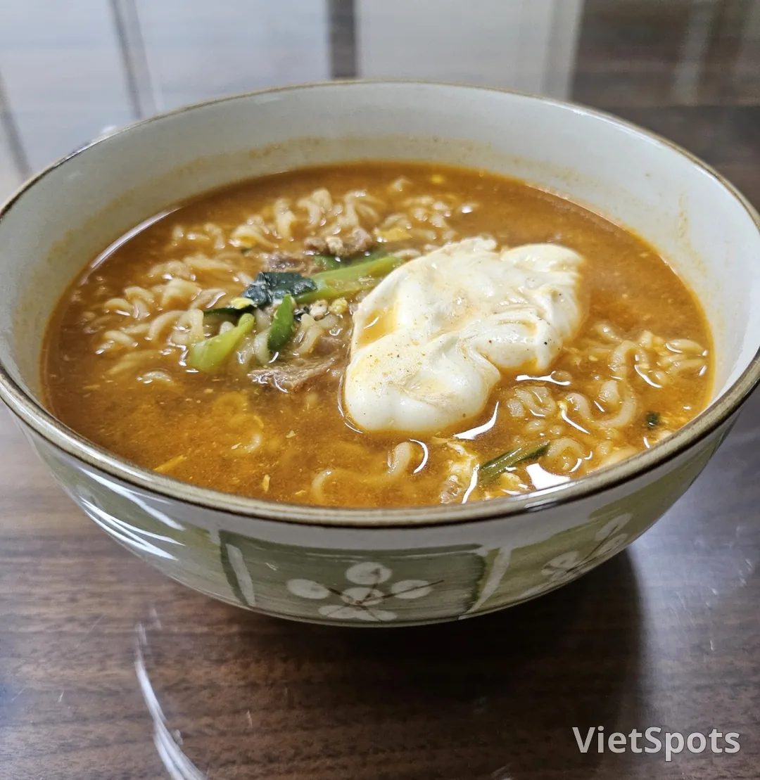 Ăn bữa xế với 🍜