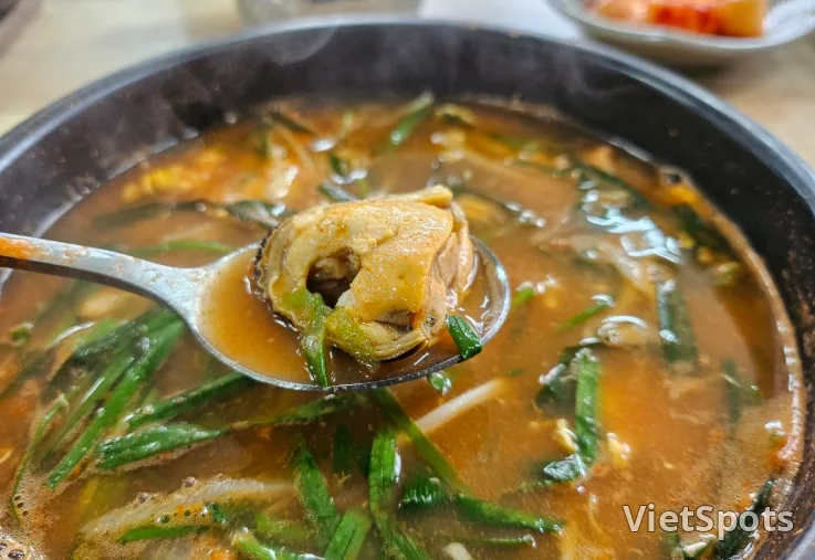 🇰🇷束草的乡土美食——蚌汤(섭국)