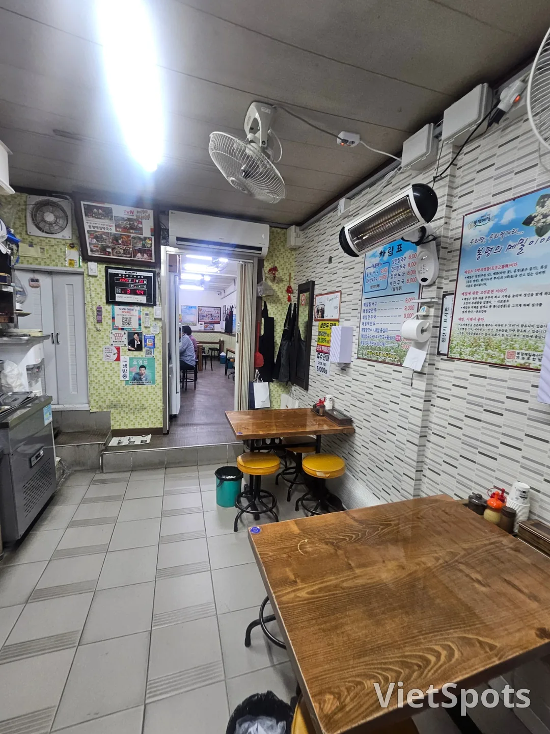 🇰🇷ขอแนะนำร้านอร่อยเมนูคาลกุกซูโซบะกับมันดูที่ตลาดโดเรมี เมืองวอนจูค่ะ/ครับ