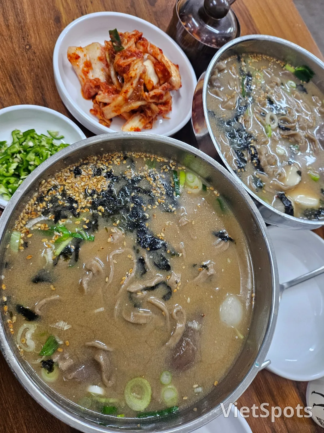 🇰🇷ขอแนะนำร้านอร่อยเมนูคาลกุกซูโซบะกับมันดูที่ตลาดโดเรมี เมืองวอนจูค่ะ/ครับ