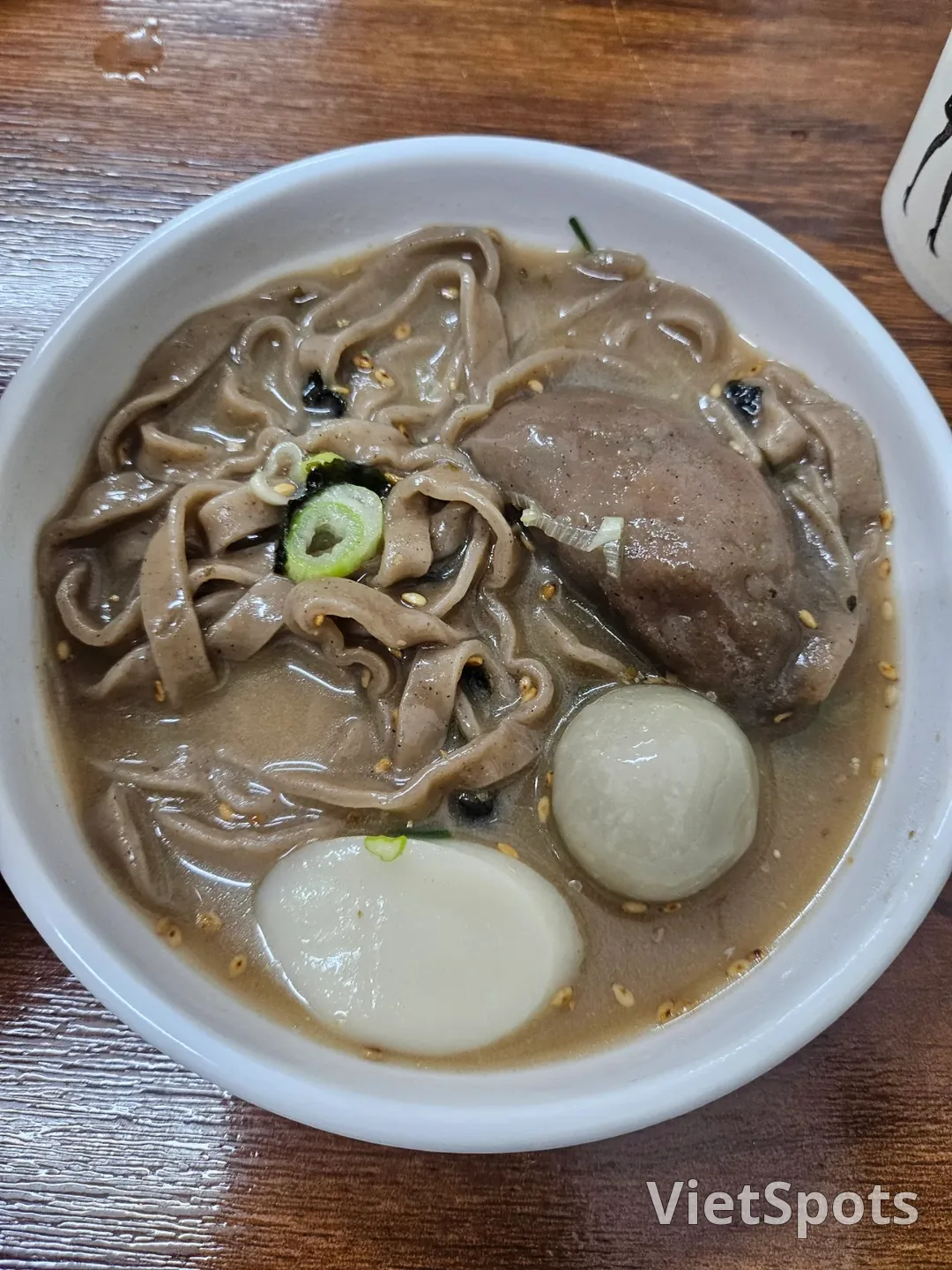 🇰🇷ขอแนะนำร้านอร่อยเมนูคาลกุกซูโซบะกับมันดูที่ตลาดโดเรมี เมืองวอนจูค่ะ/ครับ
