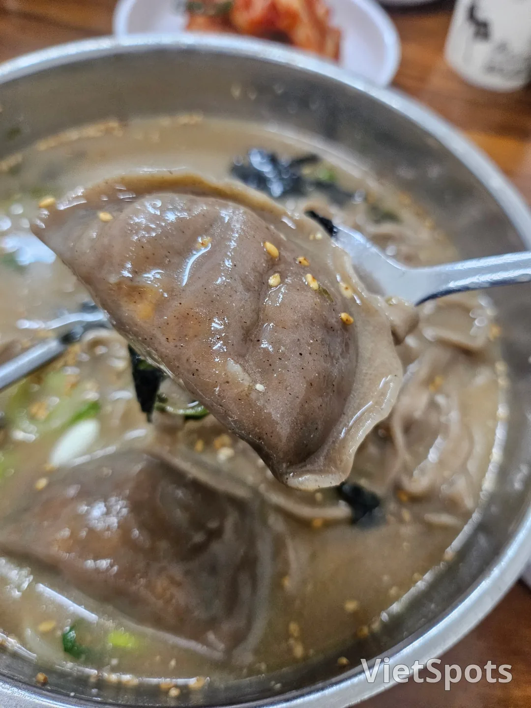 🇰🇷ขอแนะนำร้านอร่อยเมนูคาลกุกซูโซบะกับมันดูที่ตลาดโดเรมี เมืองวอนจูค่ะ/ครับ