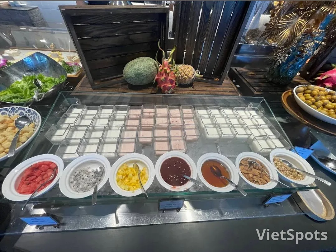🇻🇳(Đánh giá) Bữa sáng khách sạn Bay Capital Da Nang (= Crowne Plaza Da Nang City Centre)