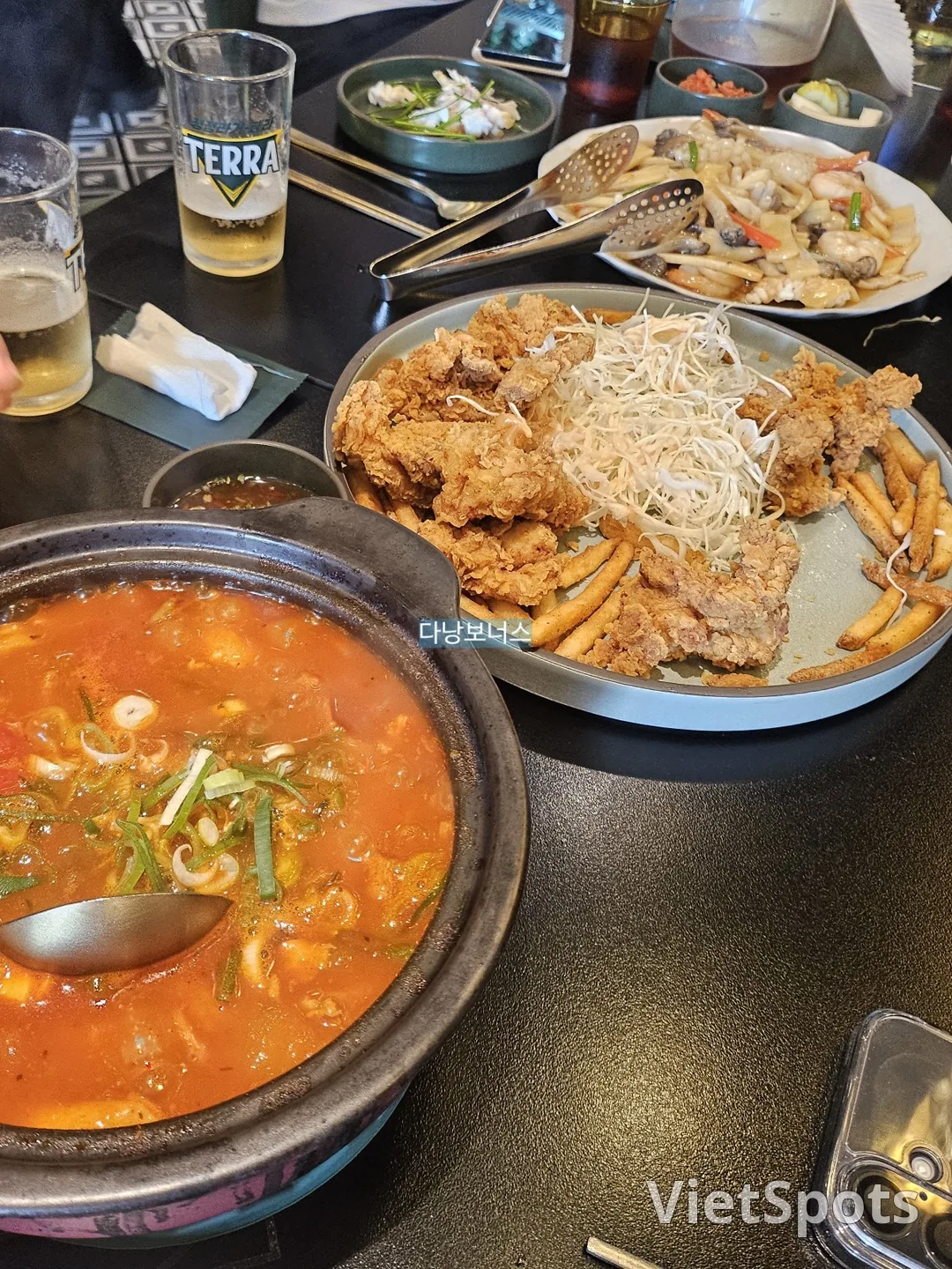 🇰🇷 Hãy rót rượu và kết bạn tại cầu Yongjak nhé (cực kỳ khuyến khích)