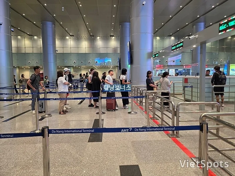 🇻🇳 驚險刺激的峴港本地入境快速通道,五顆星 ⭐️⭐️⭐️⭐️⭐️