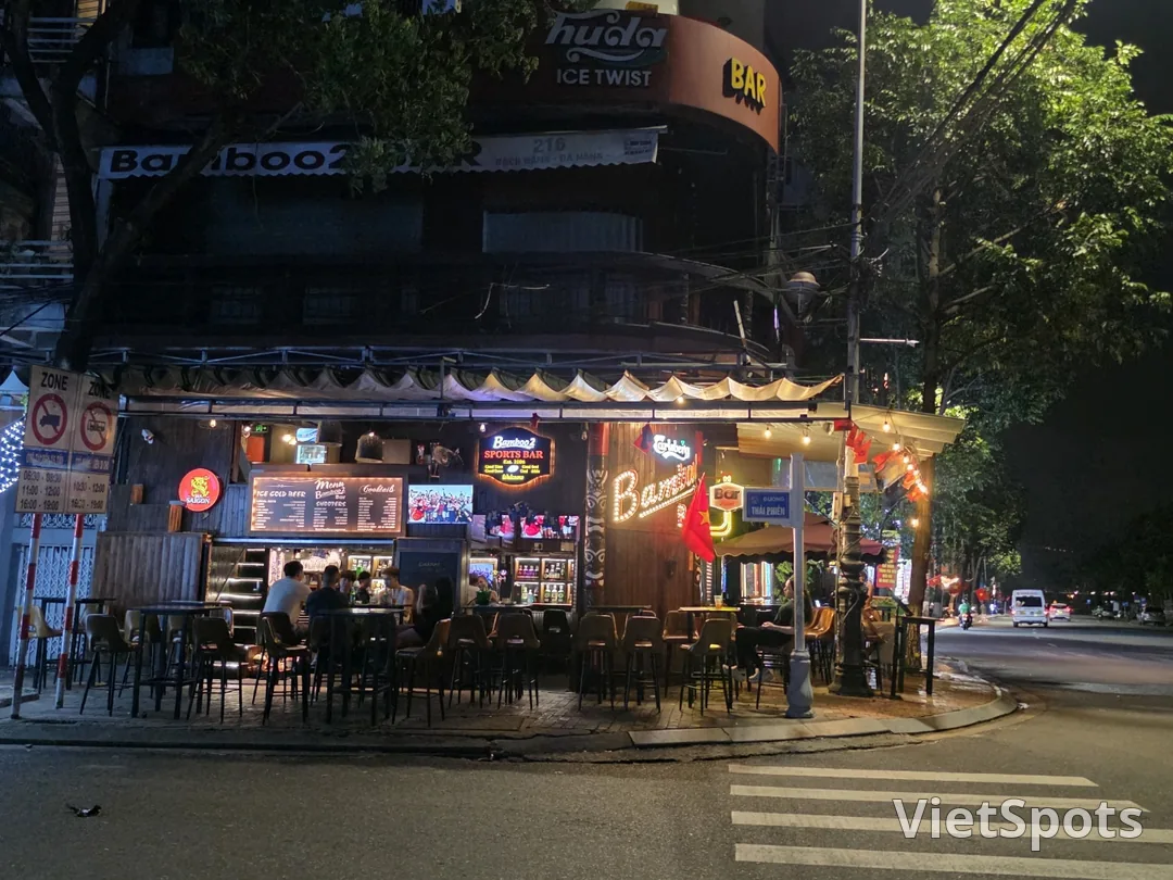 🇻🇳 2nd solo trip Day 1: Holding on to the end of this night