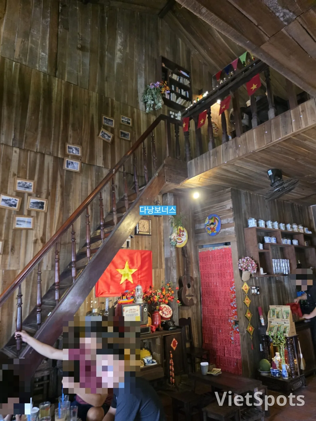 🇻🇳擠滿當地人的漂亮小木屋咖啡館