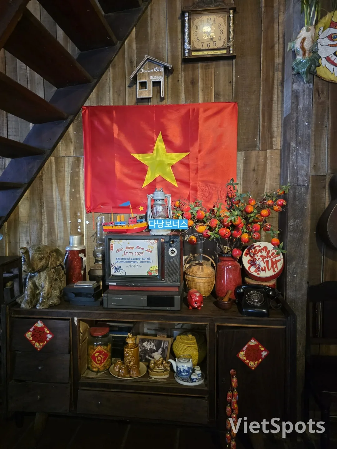 🇻🇳擠滿當地人的漂亮小木屋咖啡館