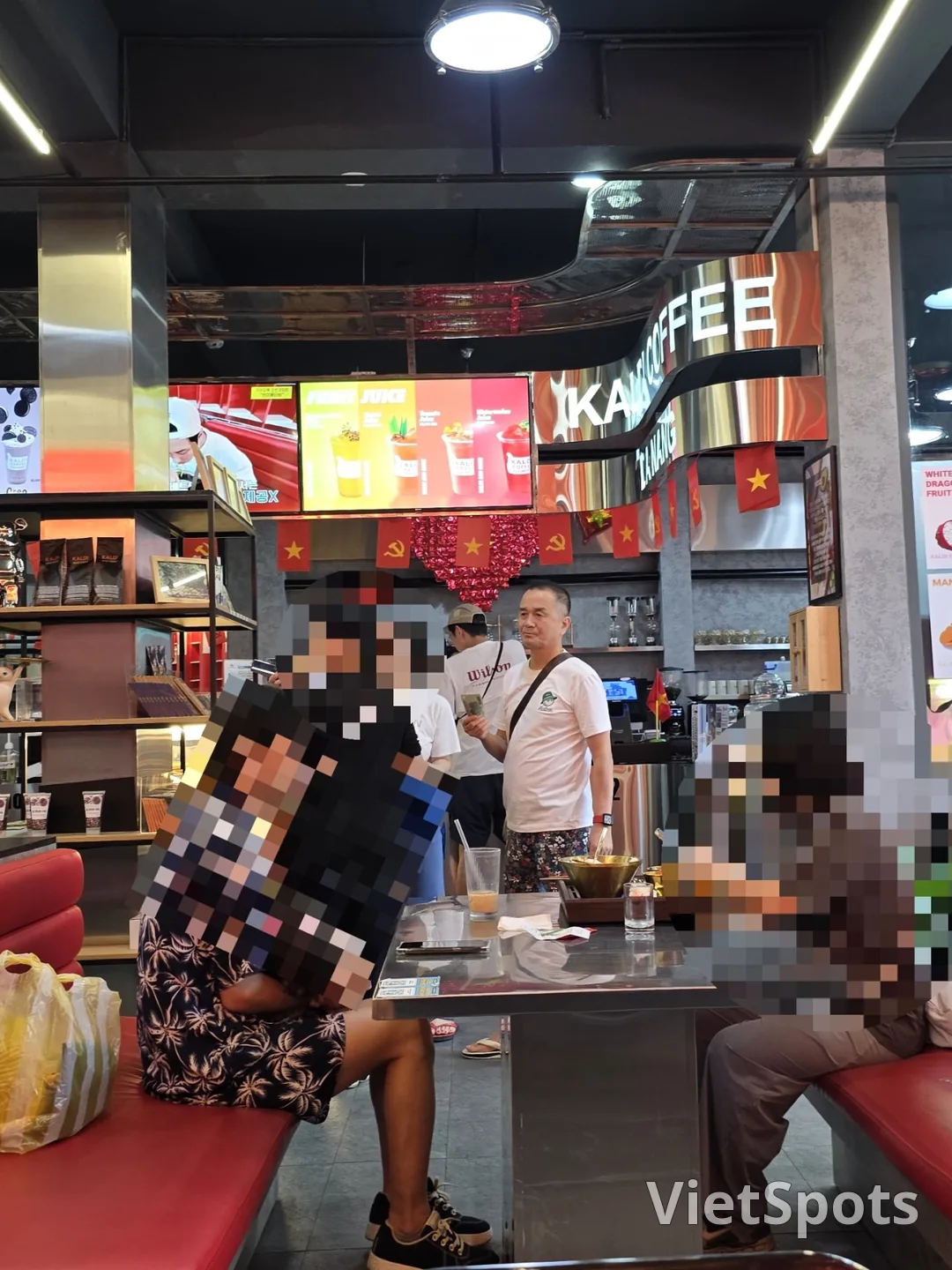 🇻🇳バインミーを食べている芸能人！その通りです！～その通りですよ！