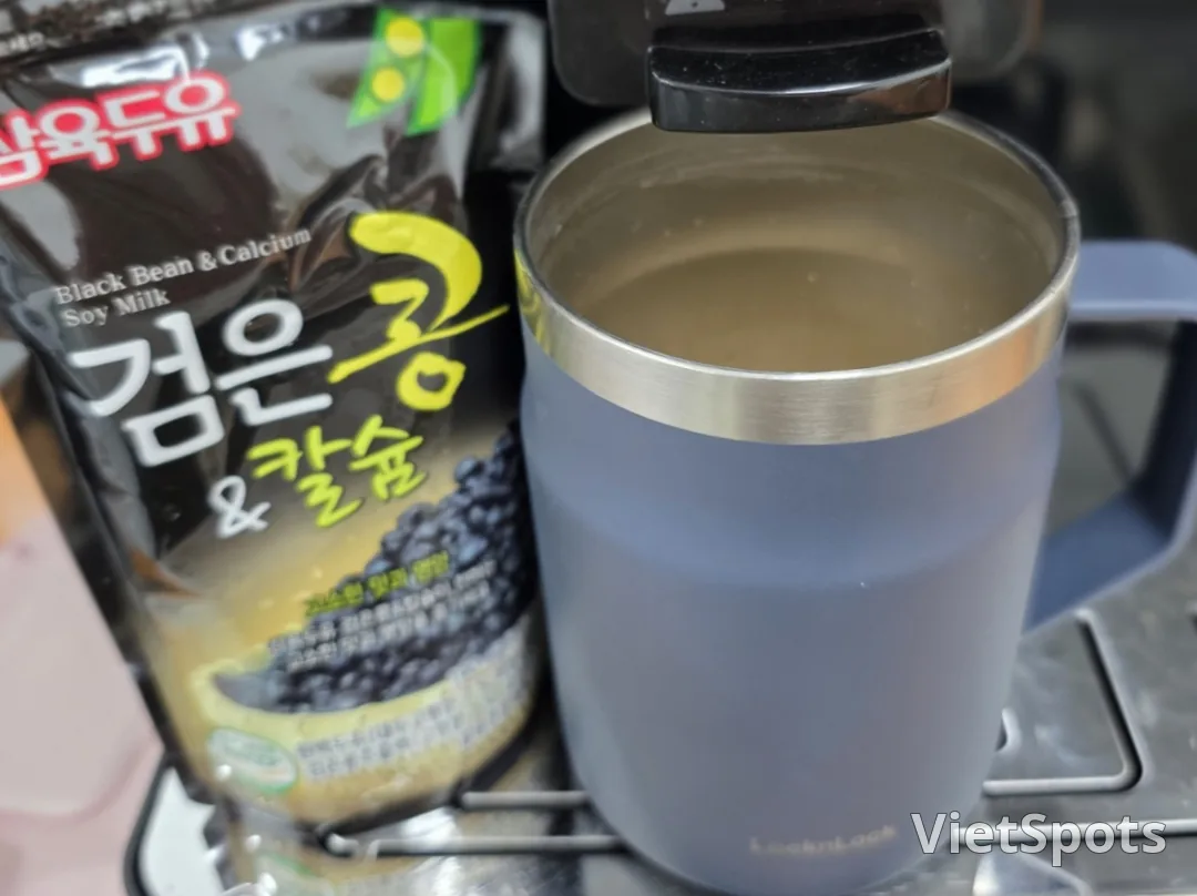 Morning latte~! I'm making it~!