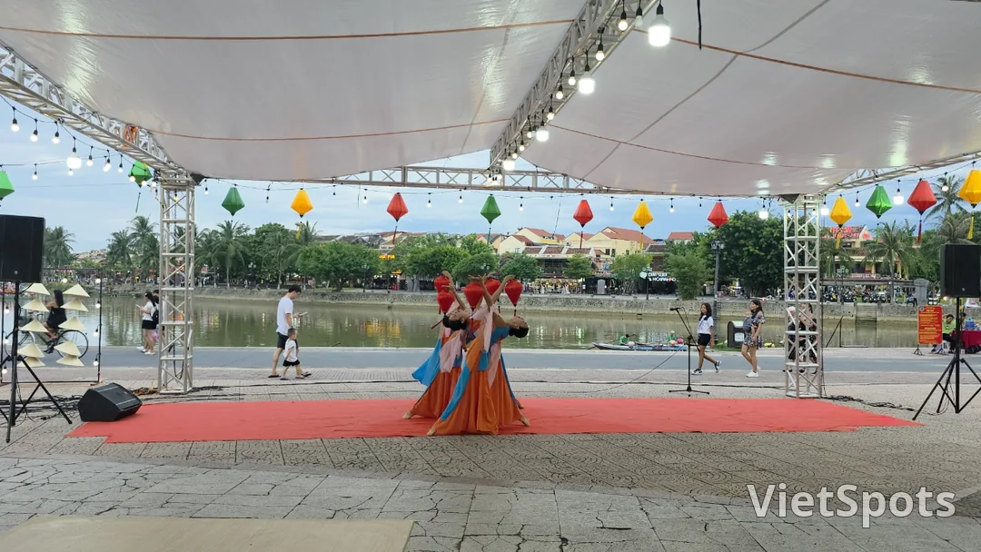 🇻🇳 会安 K-FOOD 节演出 🎭 🎫
