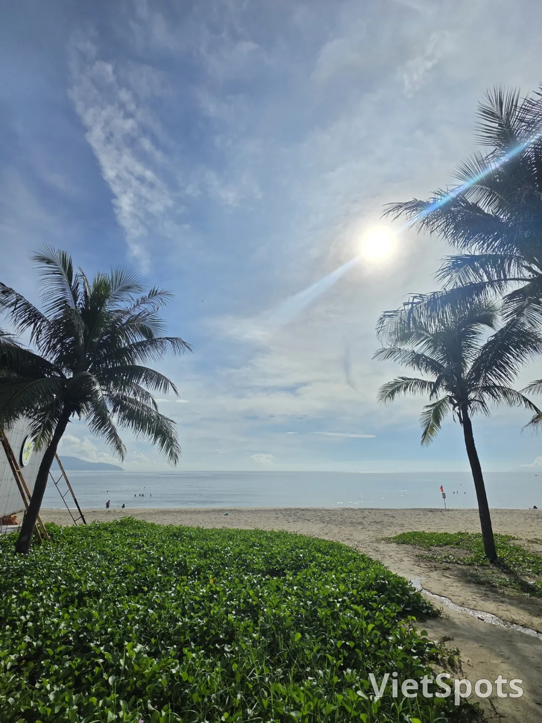🇻🇳 เดินเล่นยามเช้าที่หาดหมีเค