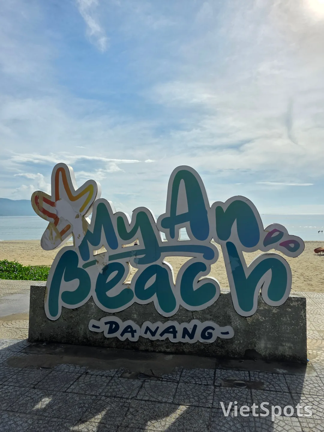 🇻🇳 เดินเล่นยามเช้าที่หาดหมีเค