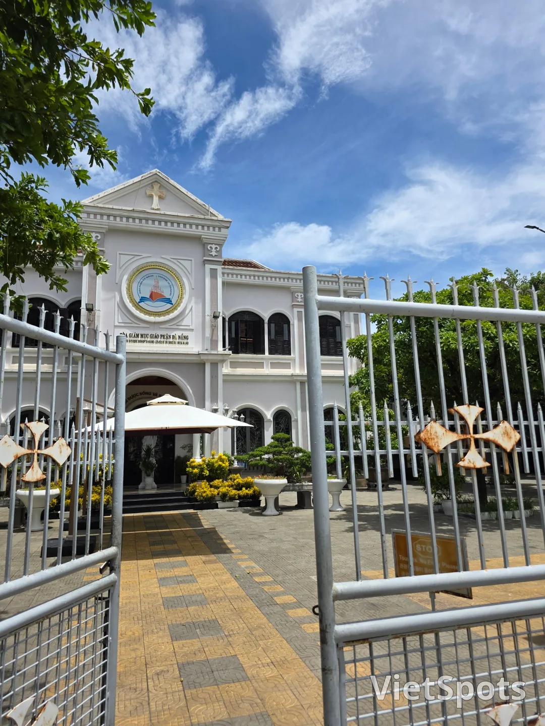 🇻🇳Кафедральный собор Дананга, Епископский дворец