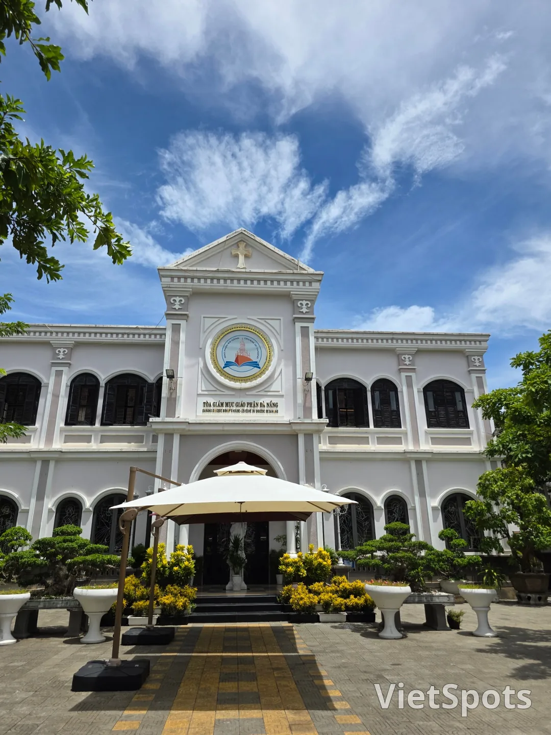 🇻🇳Кафедральный собор Дананга, Епископский дворец