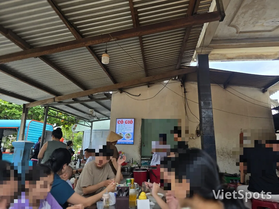 🇻🇳 Another visit to the famous clam porridge restaurant, Cháo nghêu, xương cô Gió