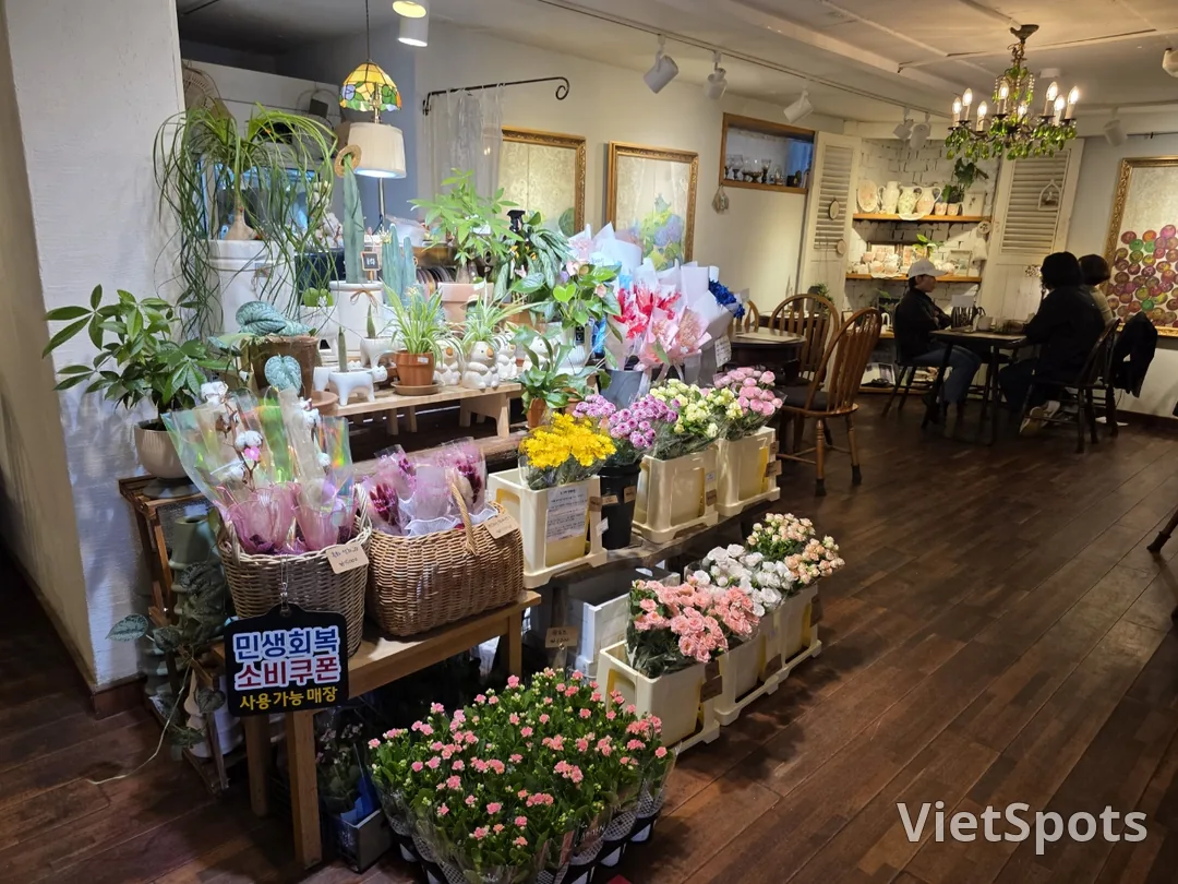 🇰🇷A charming and pretty cafe~ Rose Stella Garden