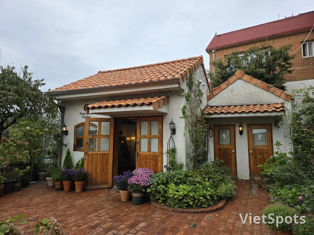 🇰🇷A charming and pretty cafe~ Rose Stella Garden